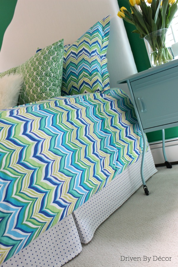 Easy DIY How to Make a Pleated Bed Skirt From a Flat Sheet Driven by