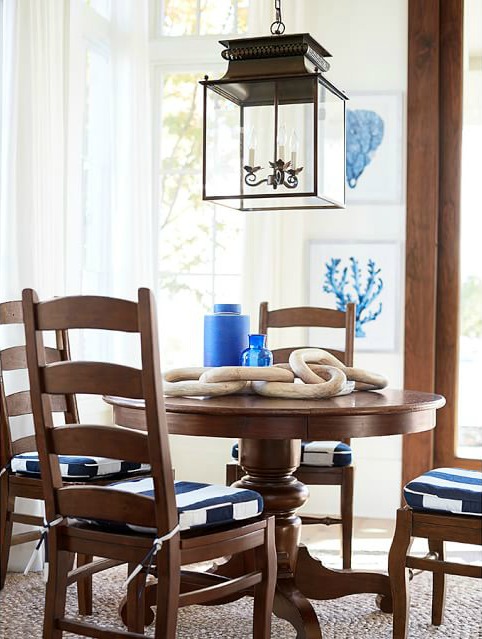 Love all of the hanging lantern pendant options in this post!