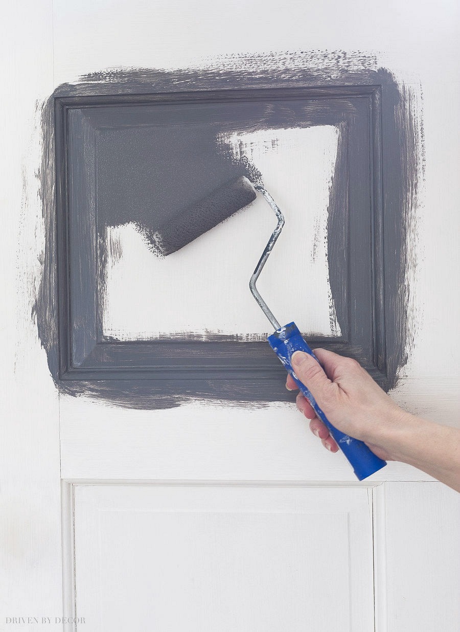 Such helpful step by step tips for painting interior doors!