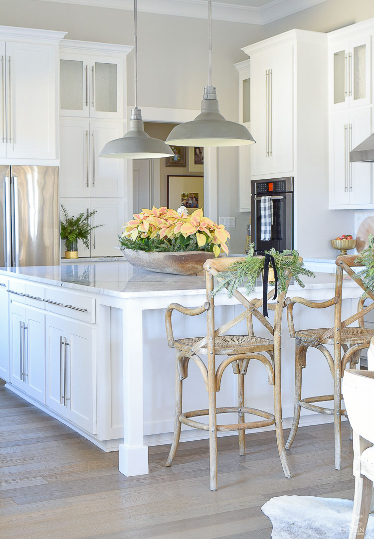 Kitchen cabinets painted in Benjamin Moore's Decorator's White - design by ZDesign at Home