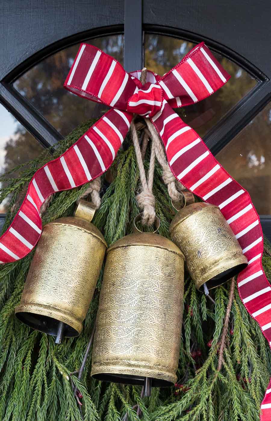 The perfect Christmas bells to hang on your front door!