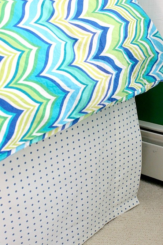 DIY Bed Skirt (Made From a Flat Sheet!) Driven by Decor