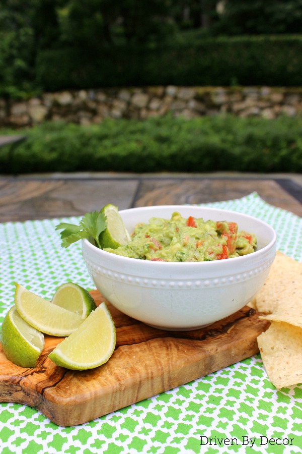 Recipe to make the most DELICIOUS guacamole!!