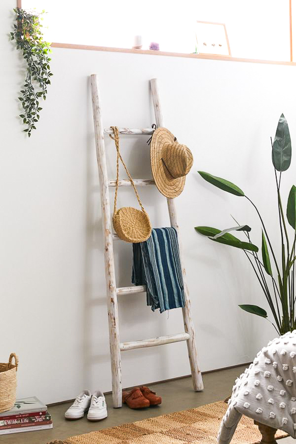 This blanket ladder is perfect for living room corner decor to fill an empty space!