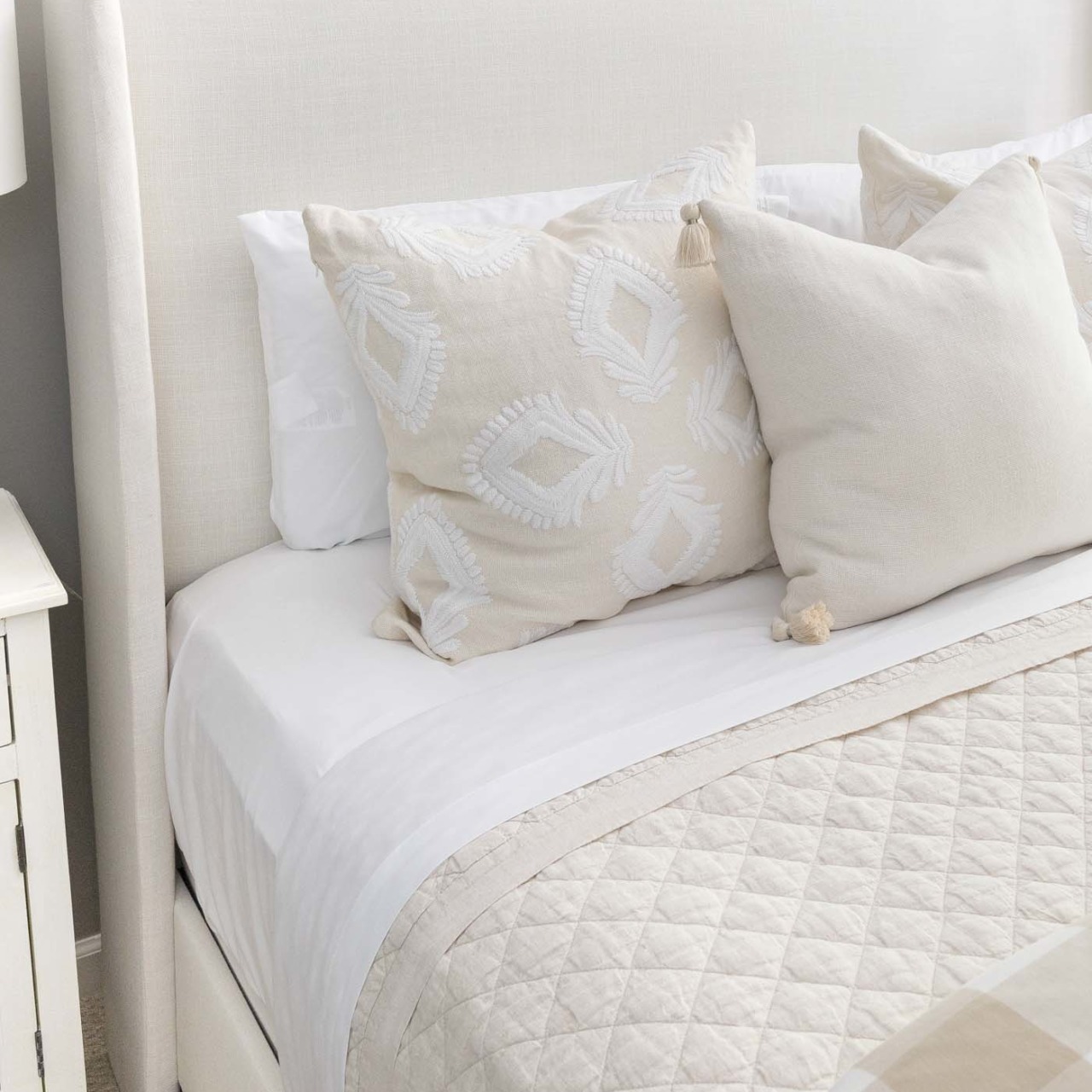 Love these step by step tips for making the perfect bed - such a pretty quilt!