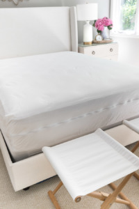 8 Simple Steps to Making the Perfect Bed | Driven by Decor
