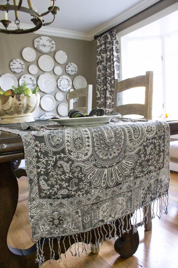 pretty table runners