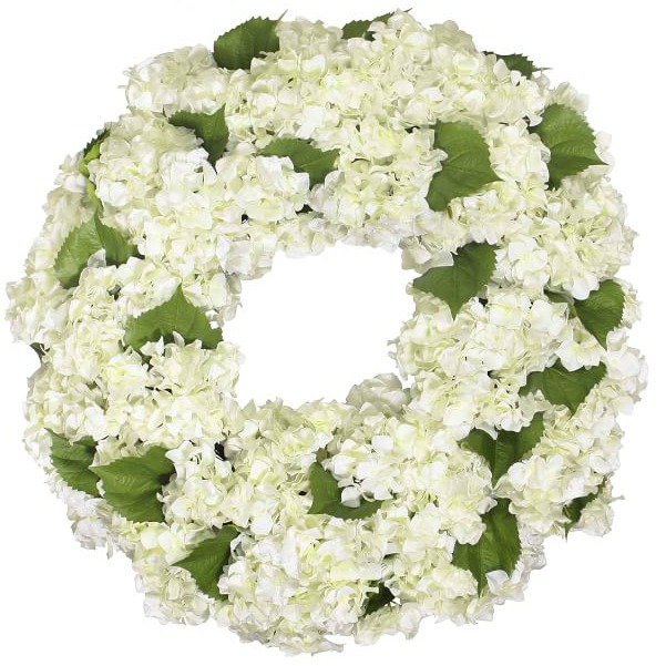 Gorgeous spring hydrangea wreath! One of the ten beautiful wreaths in this post!