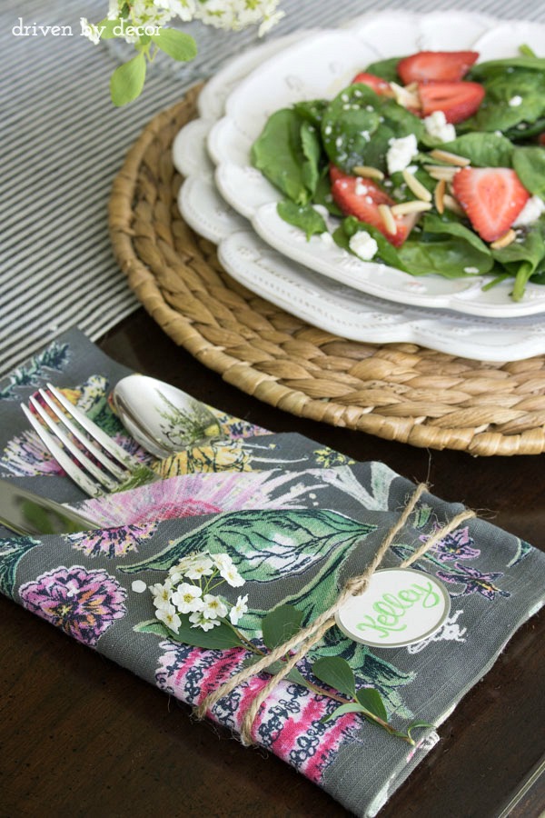 Love how the napkins are folded to hold the silverware! Such a cute and simple idea!