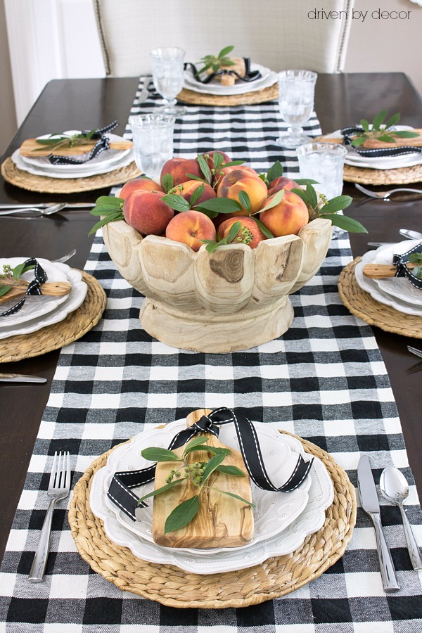 Peaches make a stunningly simple fall centerpiece - post includes link for that pretty wood bowl