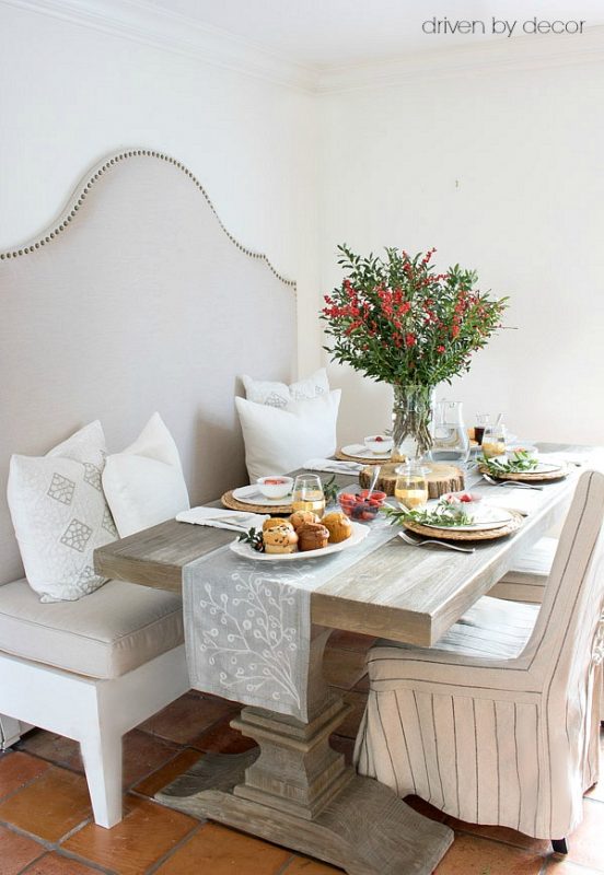 Simple Ideas for Decorating a Christmas Brunch Table Driven by Decor