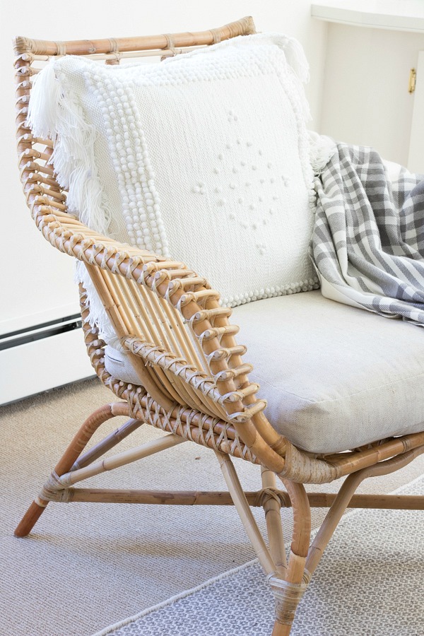 Beautiful rattan accent chair that's super comfy!