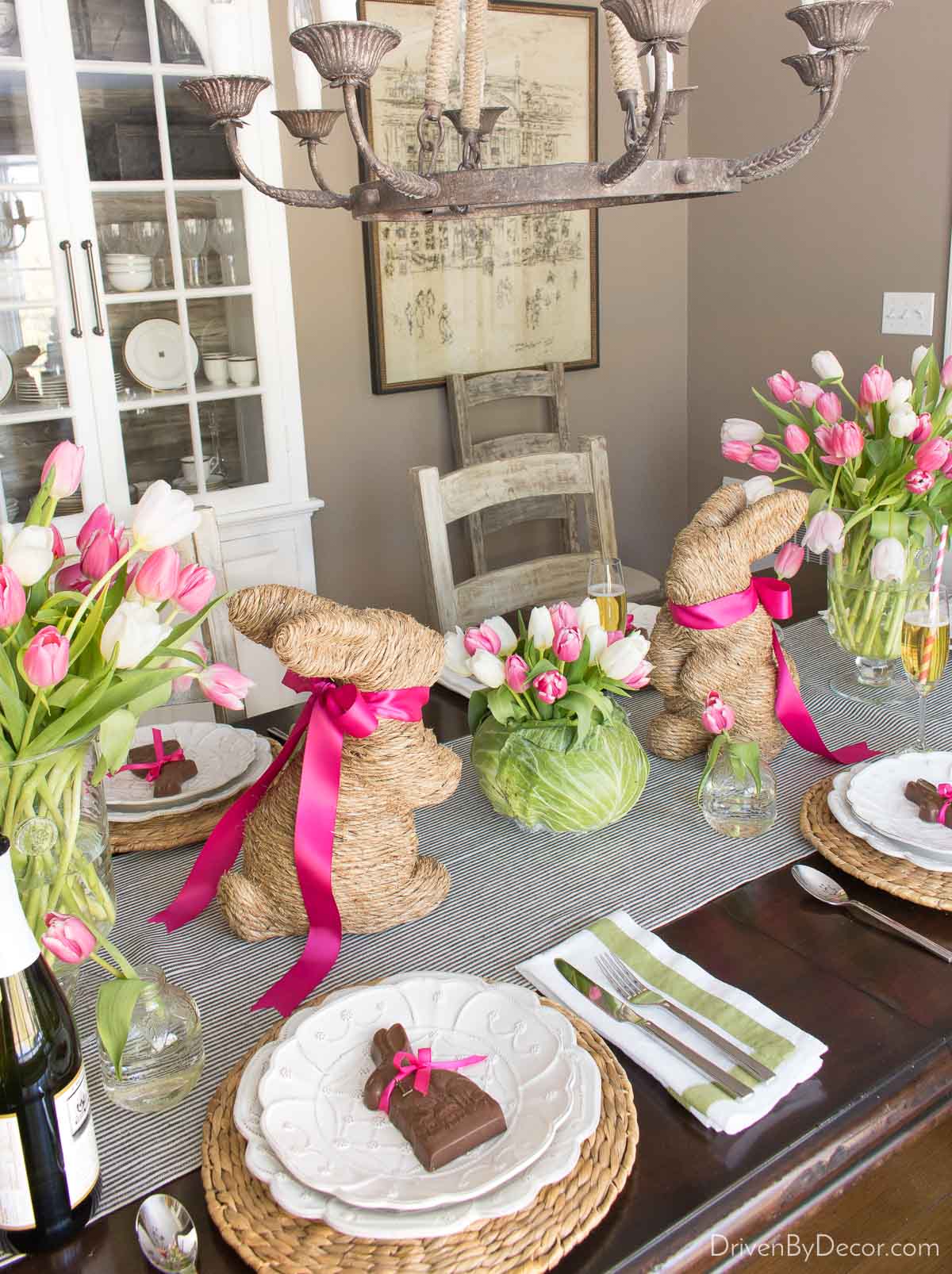 Centerpiece with twine bunnies and tulips
