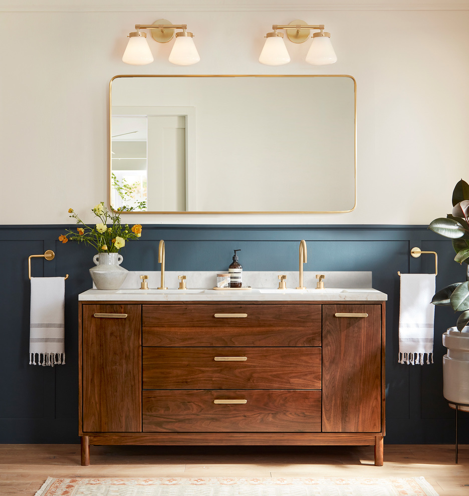 Double wide bathroom mirror over double vanity
