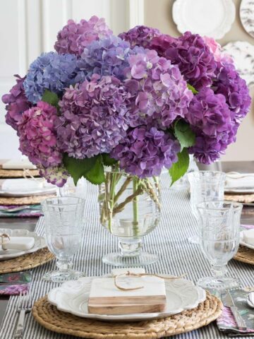 Great tips on how to make cut hydrangeas last and how to revive wilting ones!