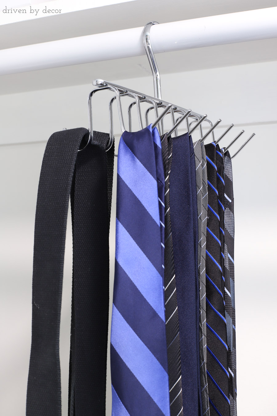 A hanging organizer that's a great way to organize your ties and belts!