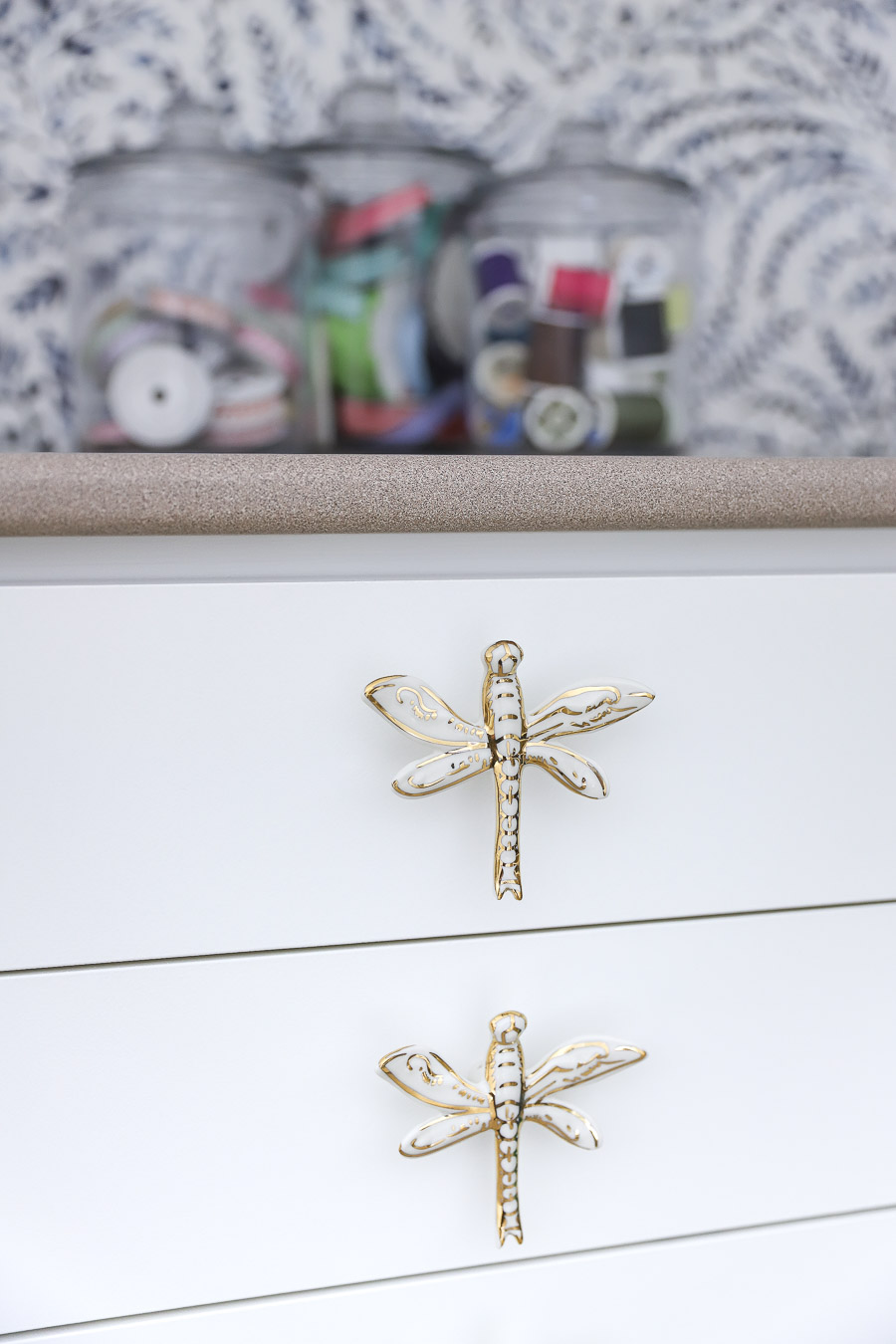 LOVE these dragonfly cabinet knobs! Source linked in post!