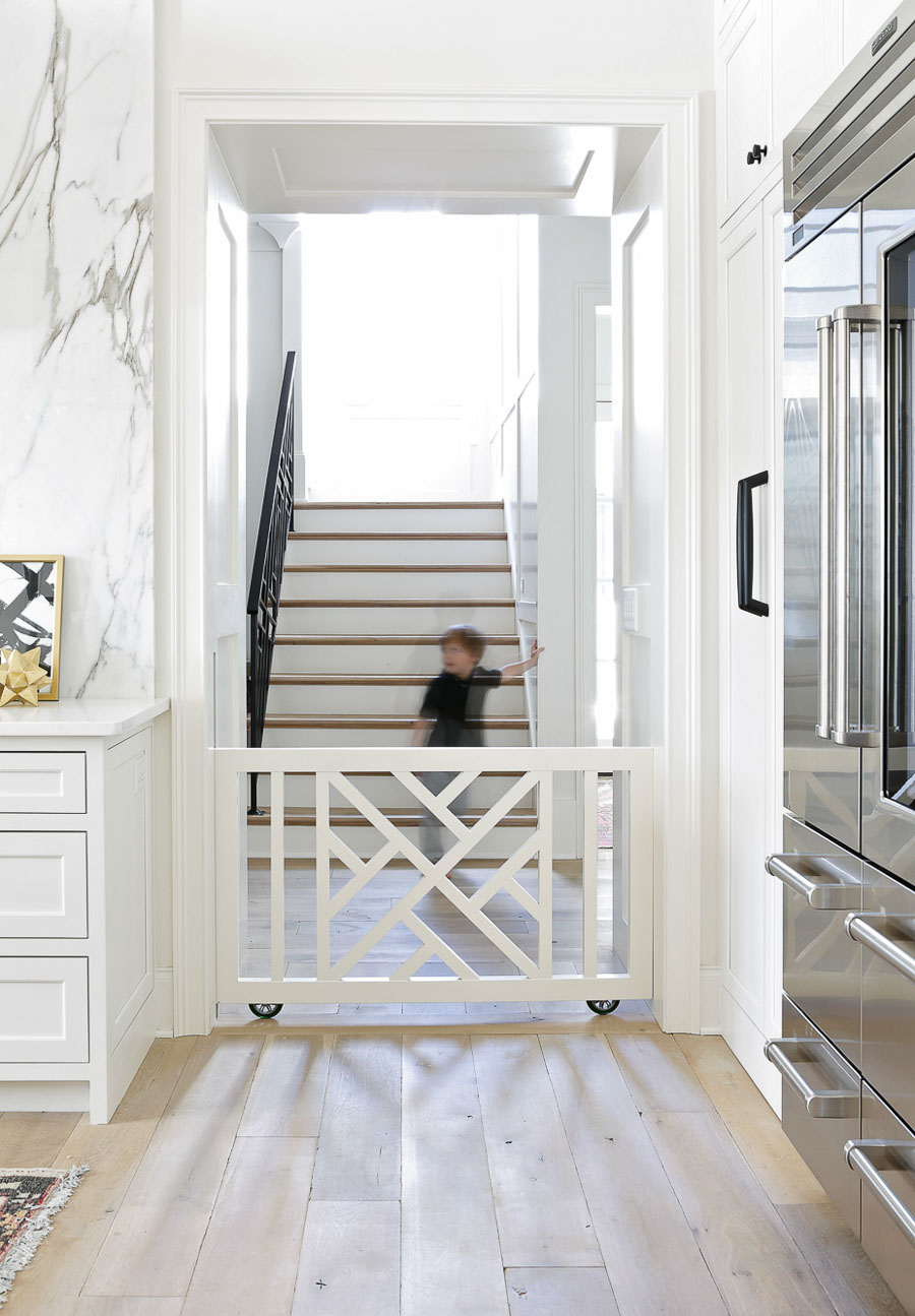 rolling baby gate