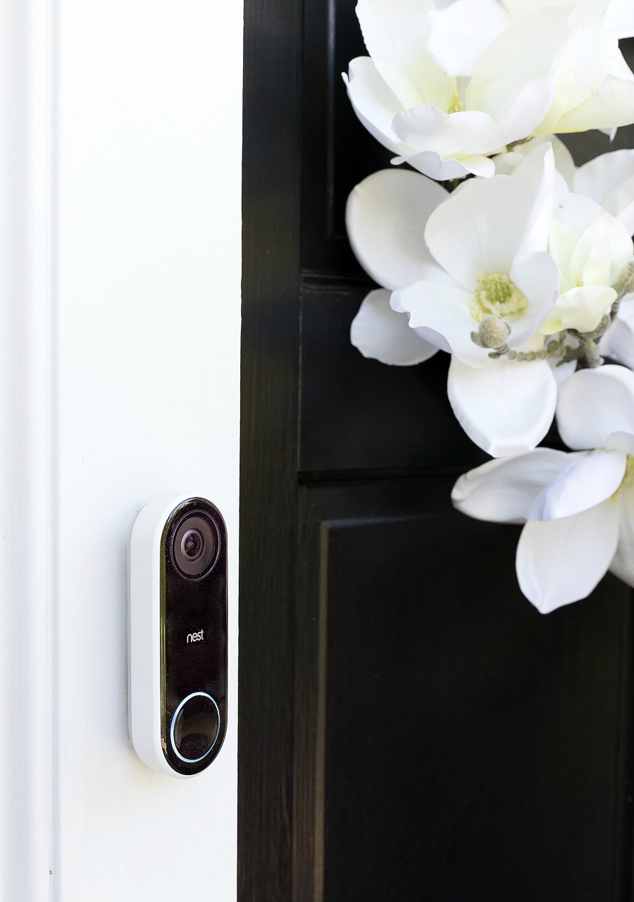 A must-have for your home! Nest's new Hello Video Doorbell - learn all the cool things about it in this post!