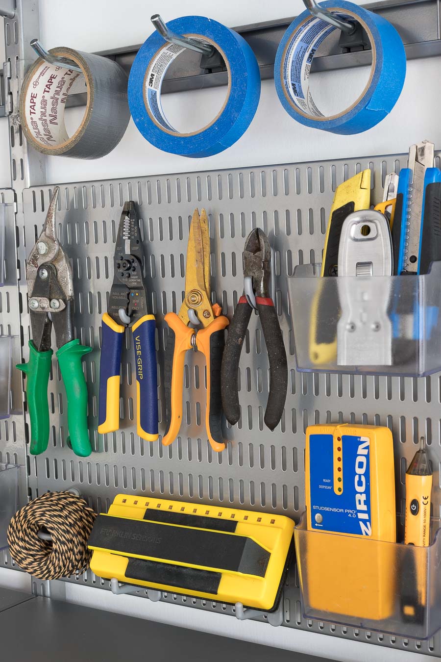 Garage organization goals! Such a smart way to organize your tools so they're super neat and easy to grab (using Elfa's utility boards and hooks!)