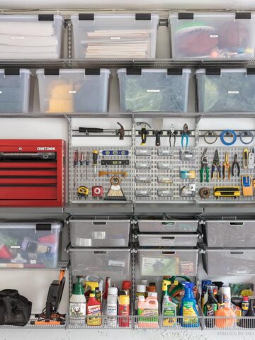 Loving these ideas for organizing your garage with the Elfa system!