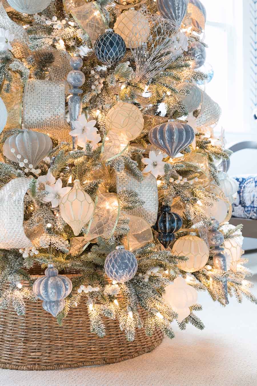 Love this woven tree collar as an alternative to a typical Christmas tree skirt!