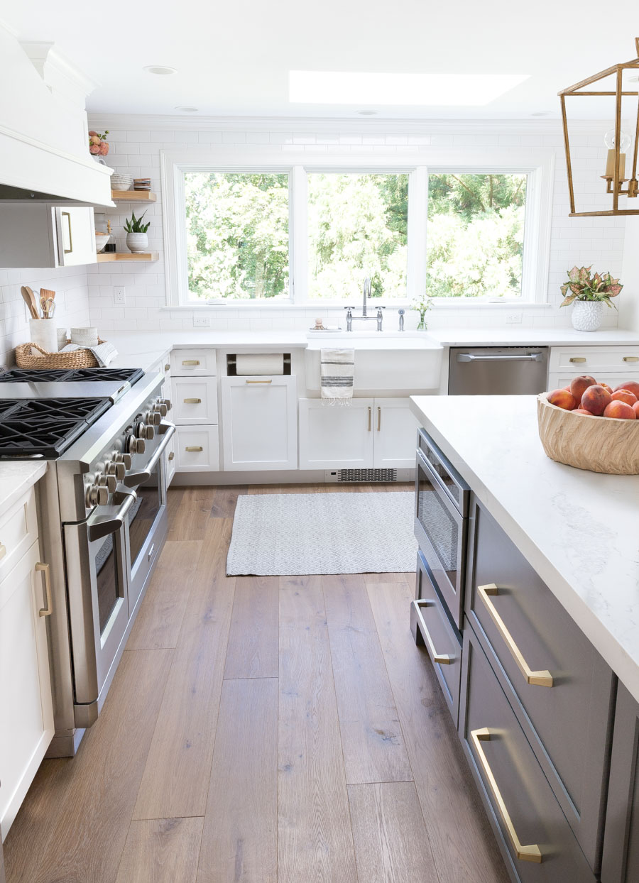 Gorgeous light oak prefinished engineered hardwood floors! A flooring trend in 2019!