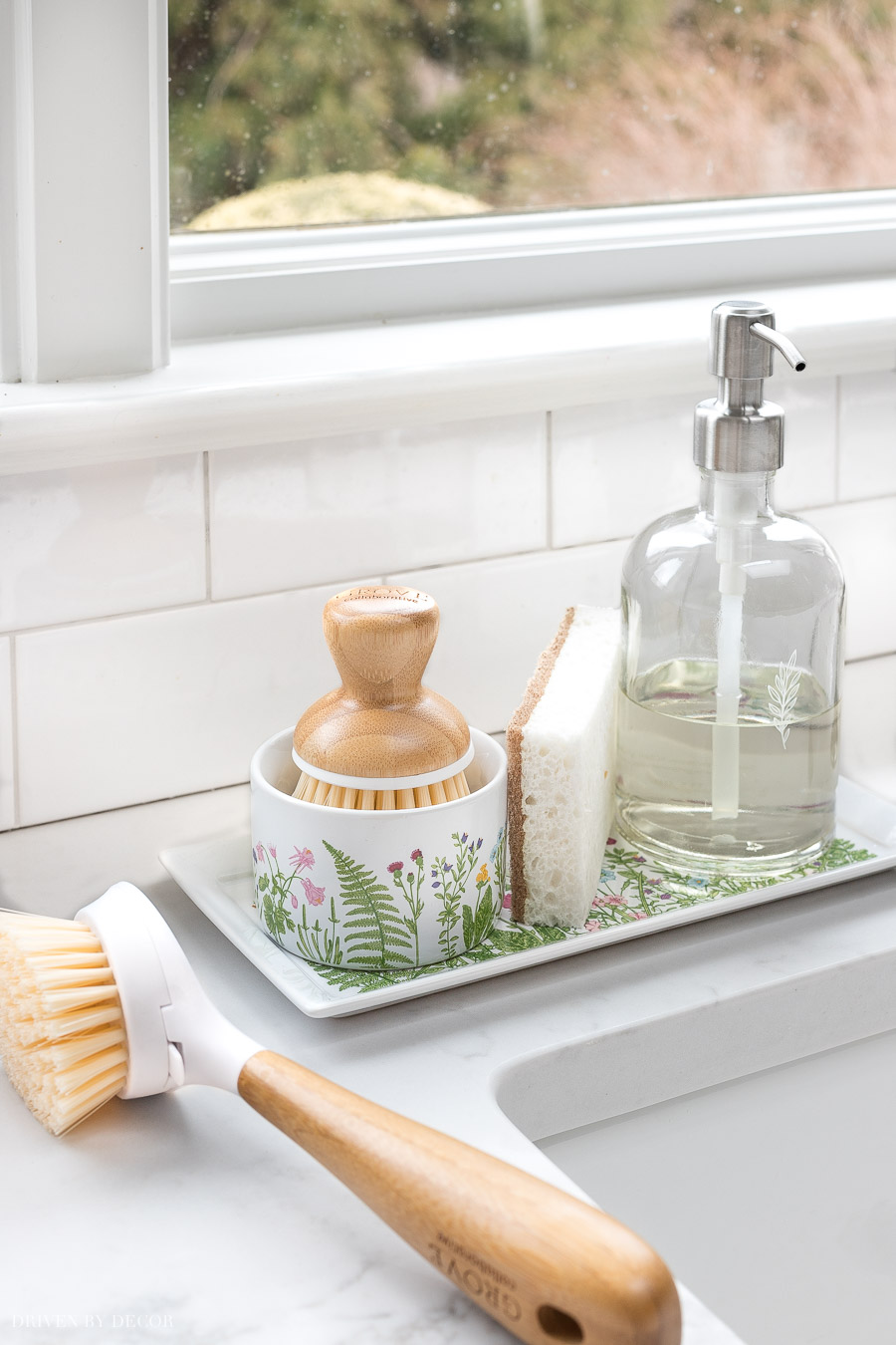 This cute sink tray is perfect for holding a soap pump, sponge, and Bubble Up soap dispenser & brush!