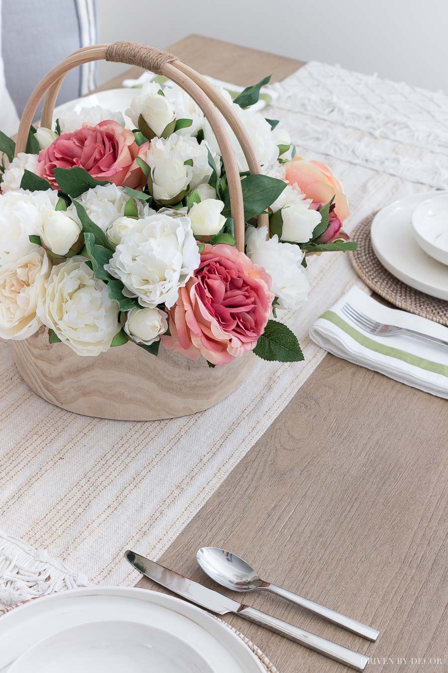 Love the clear wax finish used to protect this wood table! Post includes a step by step tutorial on how to apply it!