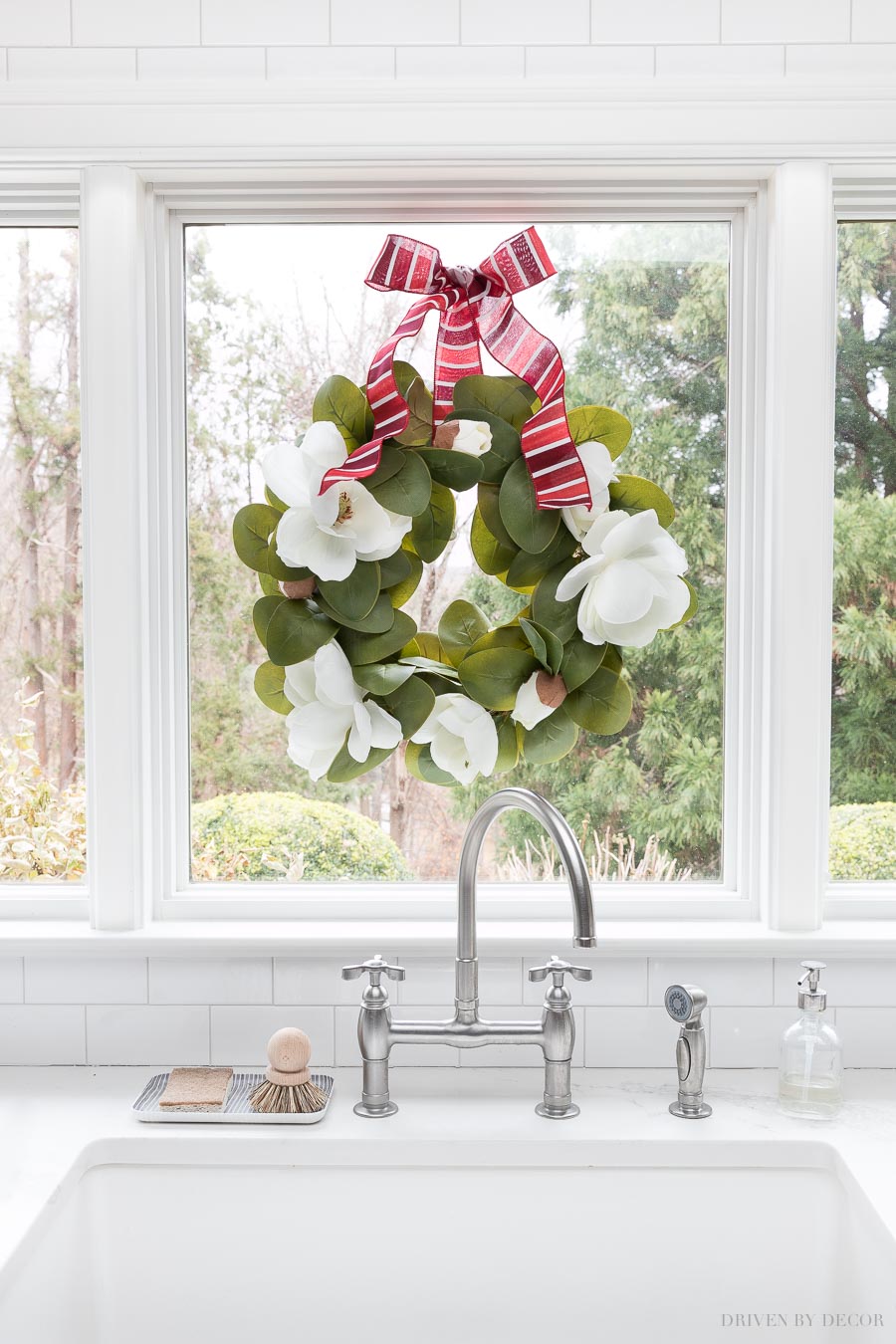 This magnolia wreath is perfect for transitioning from fall into the holiday season!