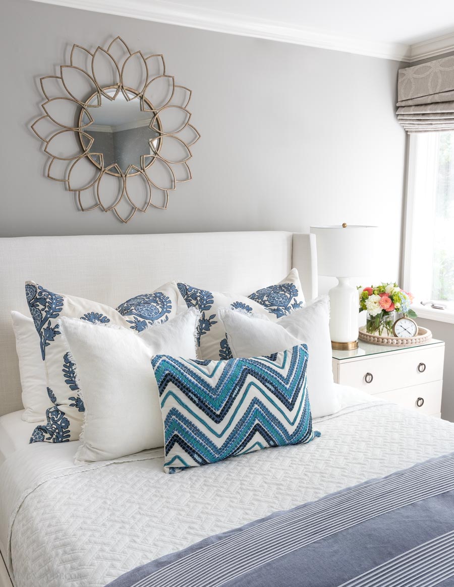 How to Arrange Decorative Pillows for Bed