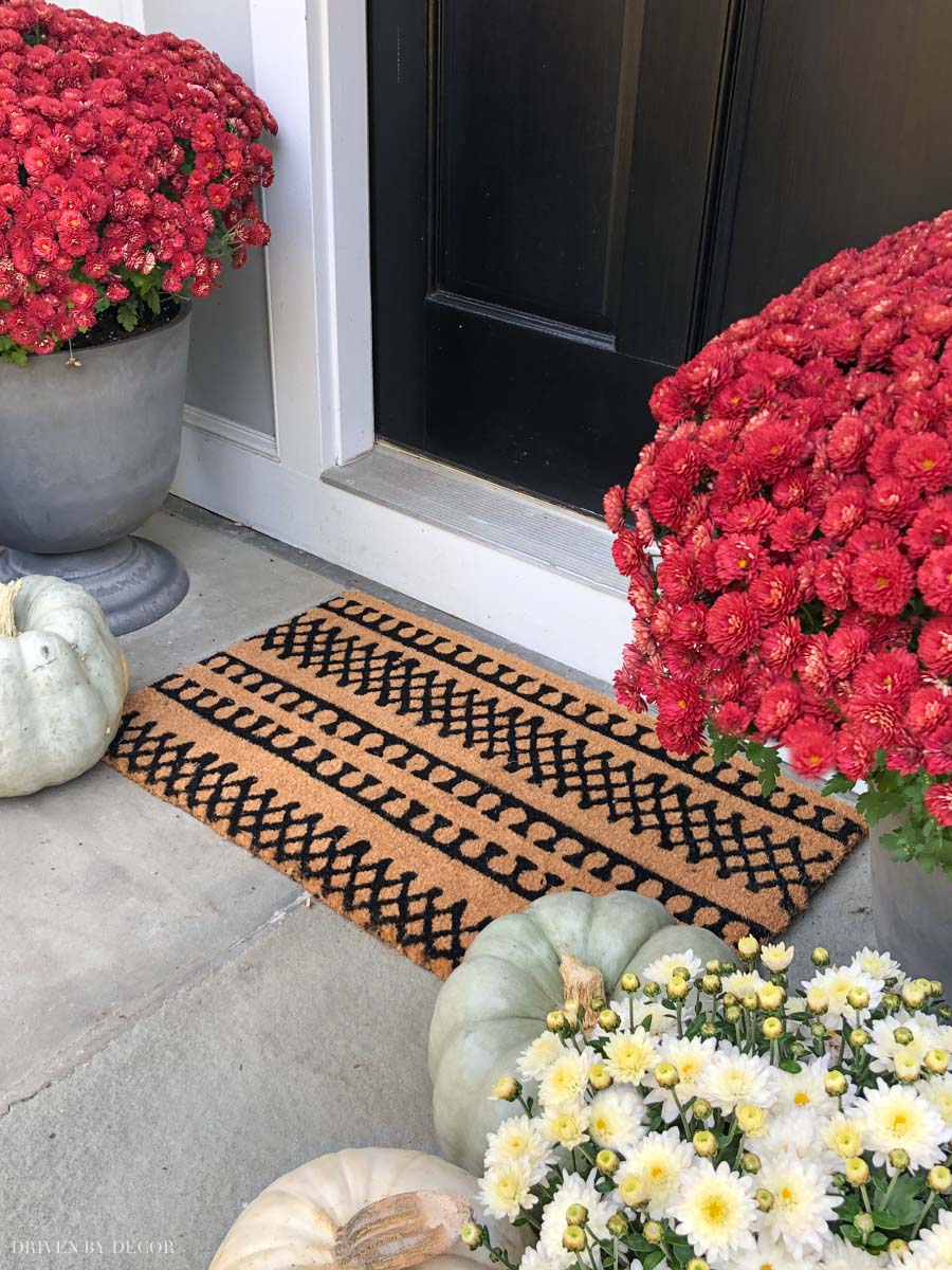 Super cute doormat with black geometric pattern!