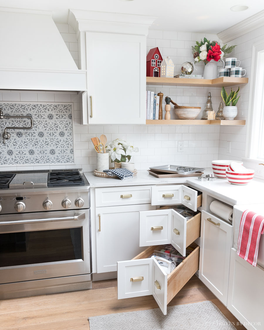 Our Christmas kitchen decorated with pops of red!