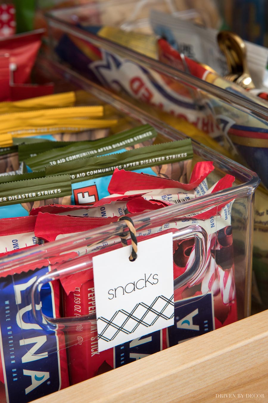 Printable tags that you can use to label bins in your pantry! So organized!