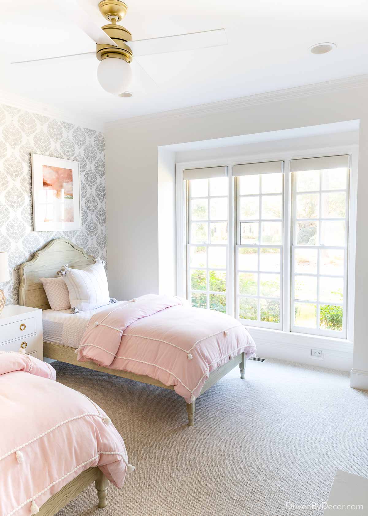 Gorgeous ceiling fan in girls bedroom