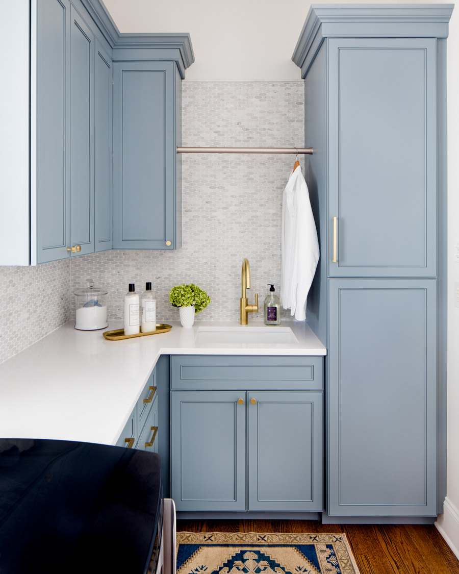 The prettiest shade of blue paint - Van Courtland Blue! More on this and other favorite blues are in this post!