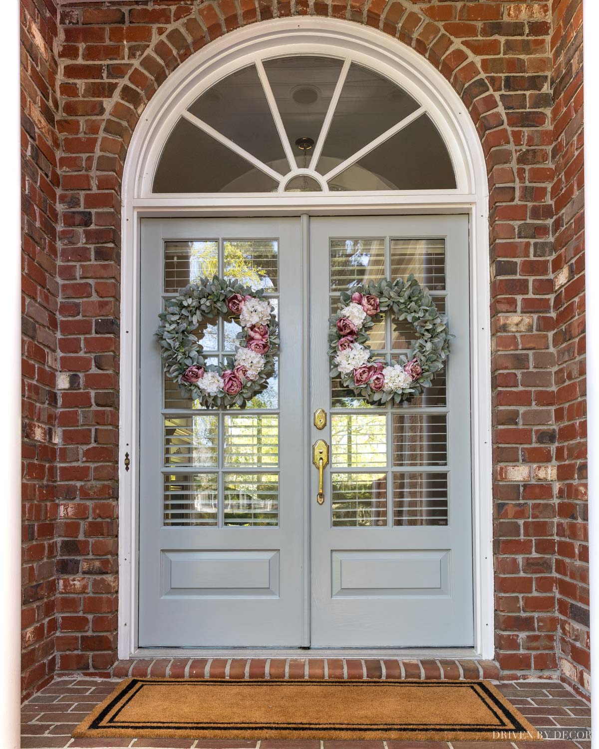 Gorgeous front door paint color and great tutorial on how she painted it!