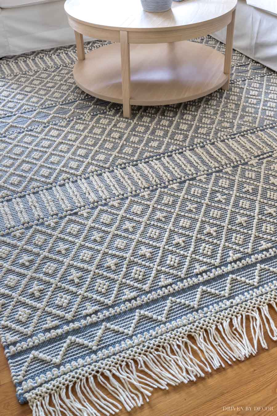 Gorgeous blue and white rug!