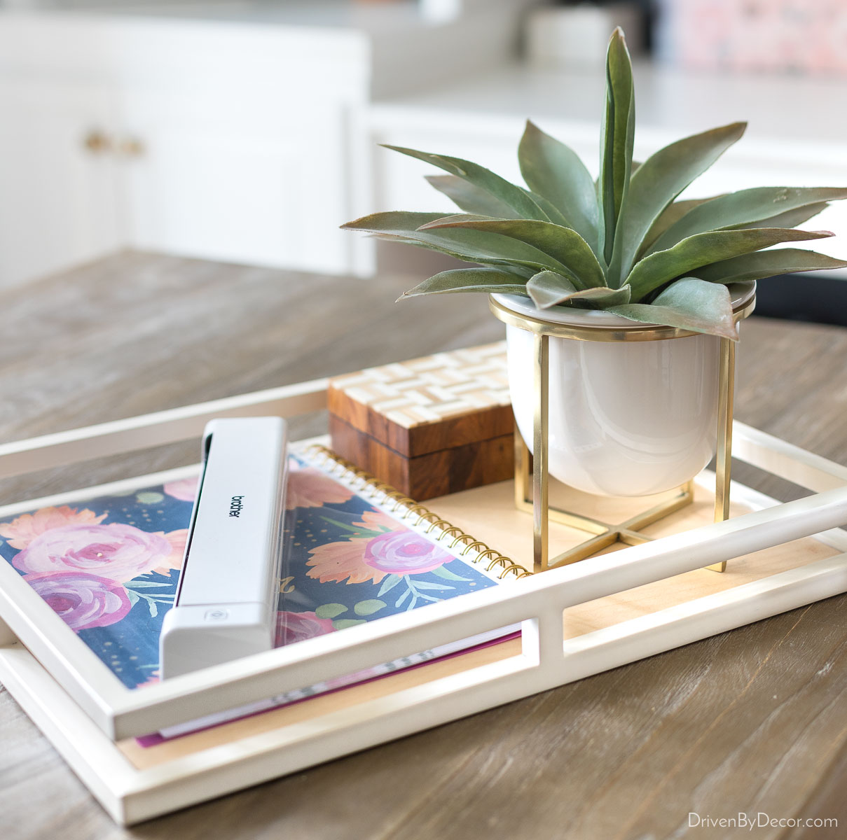 Mobile scanner on desk tray