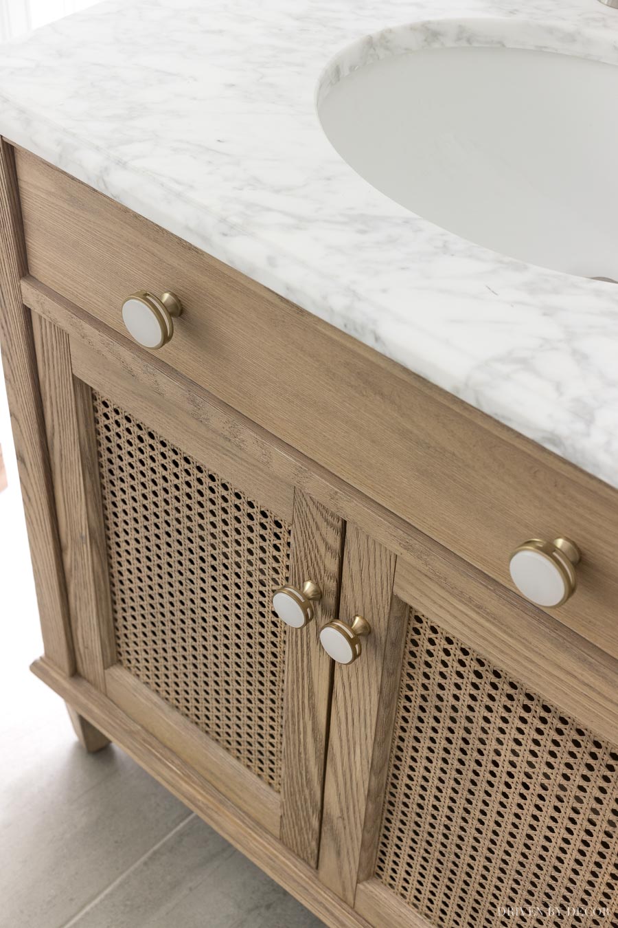 Love these knobs for a bathroom vanity or cabinets!