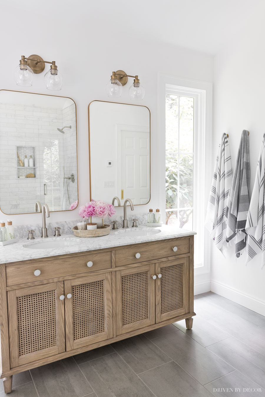 So in love with this bathroom vanity and wall with towel hooks!