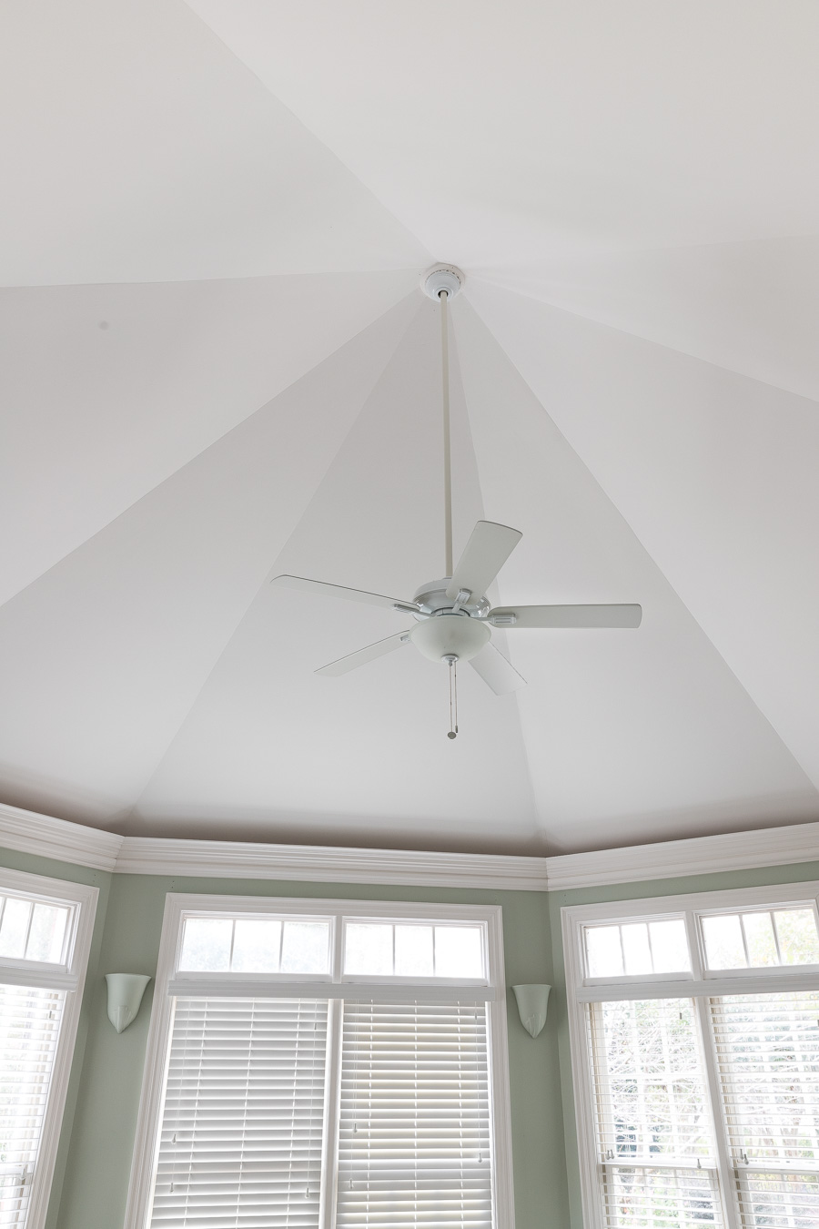 Love the design of this octagonal ceiling!