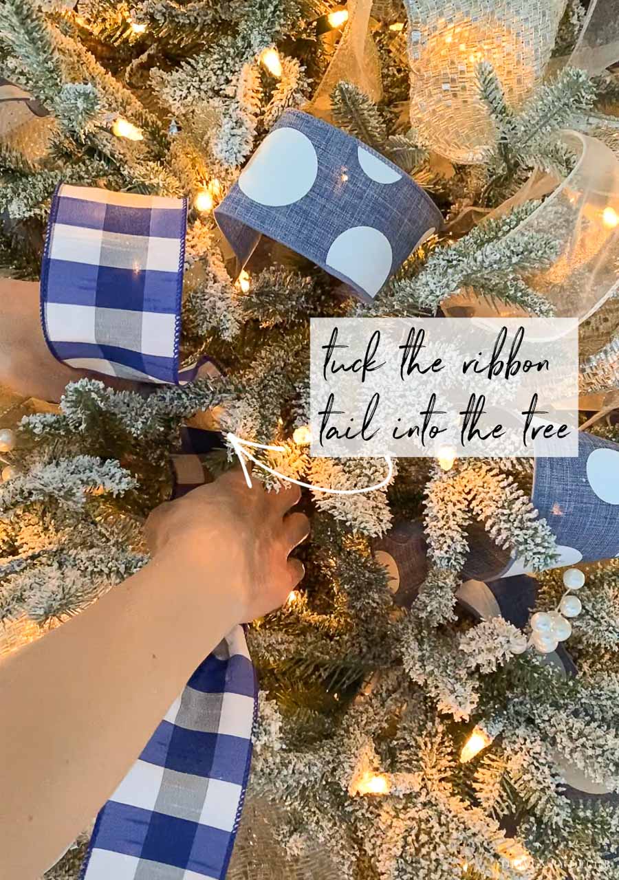 Decorating with Christmas tree ribbon - a step by step how-to!