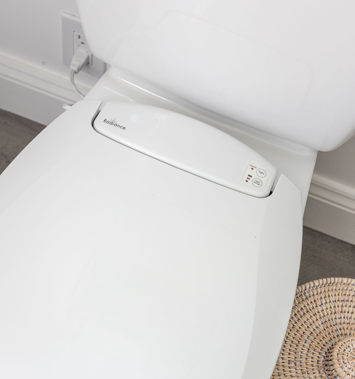 A heated toilet seat! One of the many master bathroom remodel ideas in this post!
