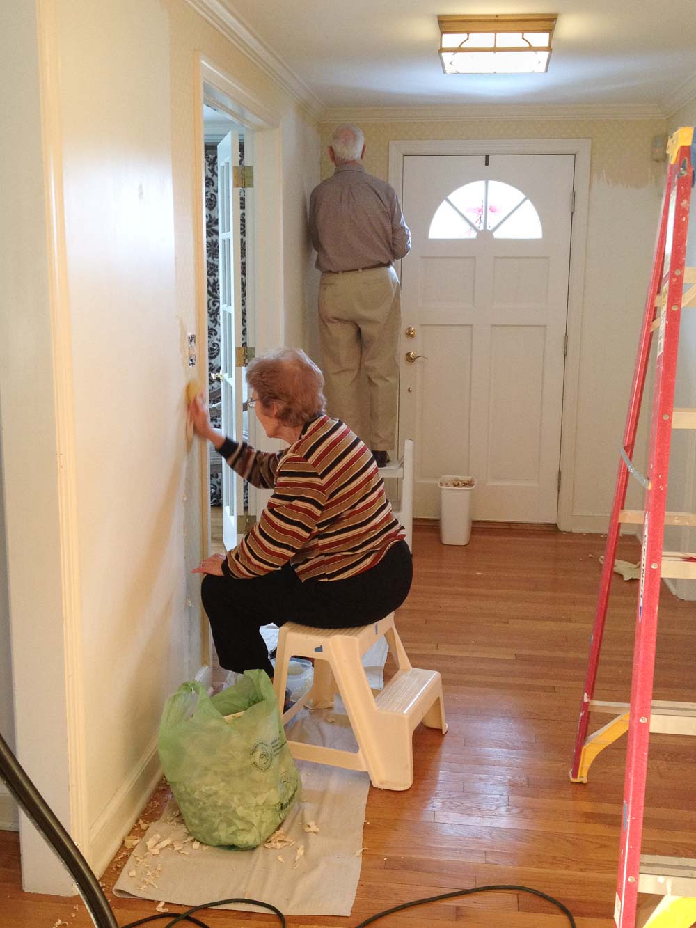 Removing wallpaper in our entryway