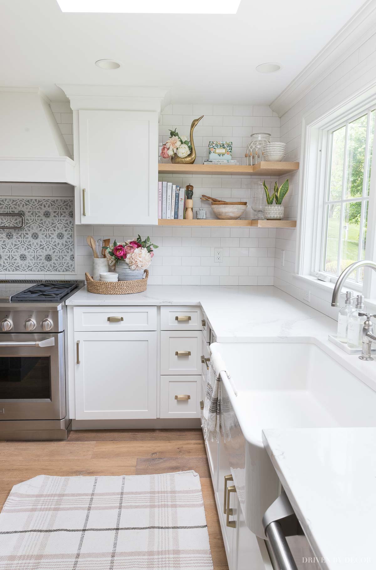 These artificial flowers (peonies and hydrangeas) add color and life to our kitchen!