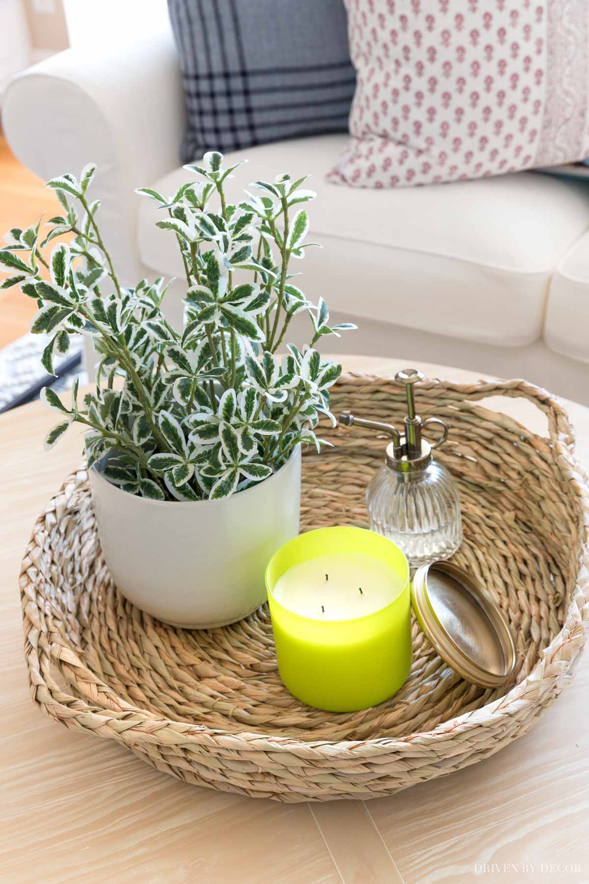 Such an affordable round woven tray! And I love this candle too!