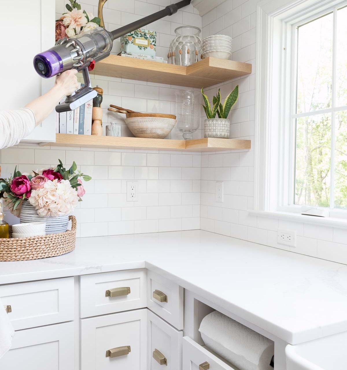 I love this feature of Dyson cordless vacuums - using it as a handvac with the extension is awesome for cleaning hard to reach places!