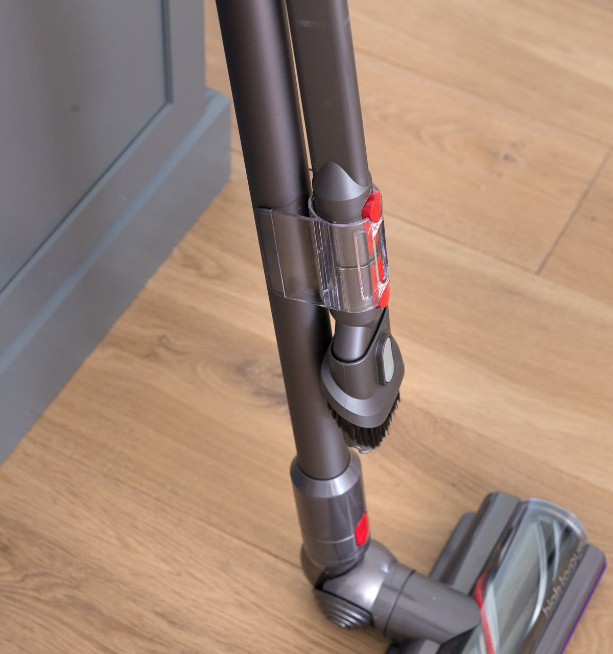 I love this feature of having these two attachments where they're easy to grab on my Dyson cordless vacuum