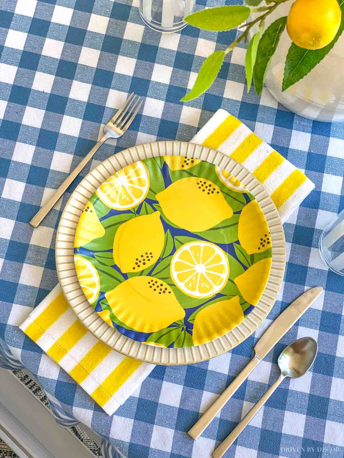 Love these melamine plates with lemon prints! Perfect for outdoor entertaining!